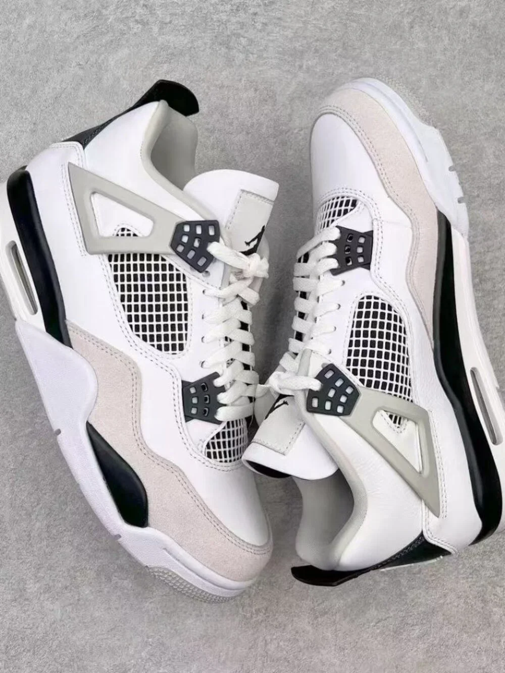 Air Jordan 4 Retro 'Military Black.
